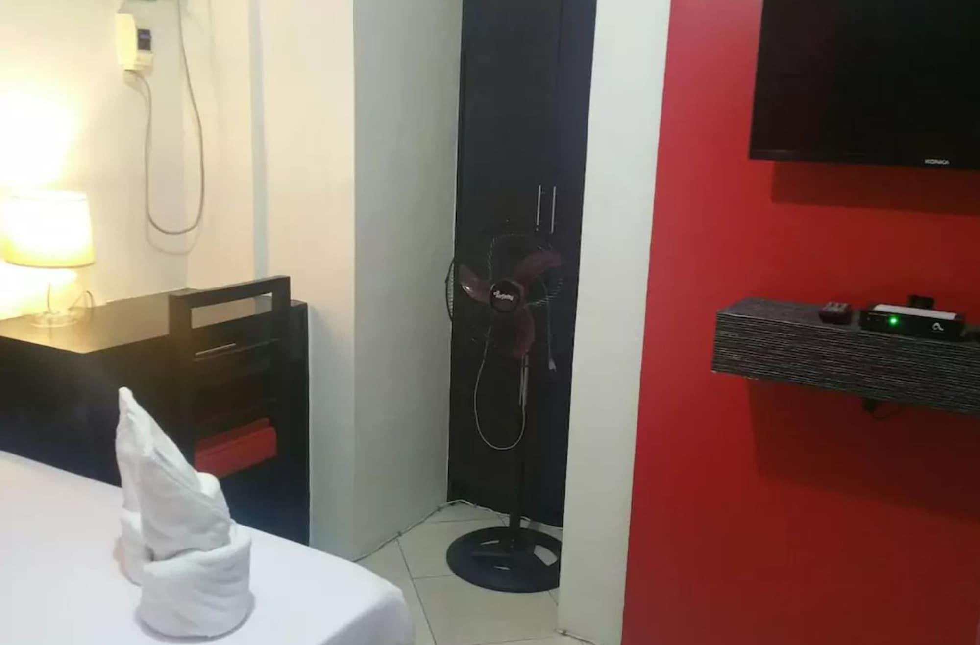 ลักชัวรี สวีท 5 Aparthotel อังเฮเลส ภายนอก รูปภาพ