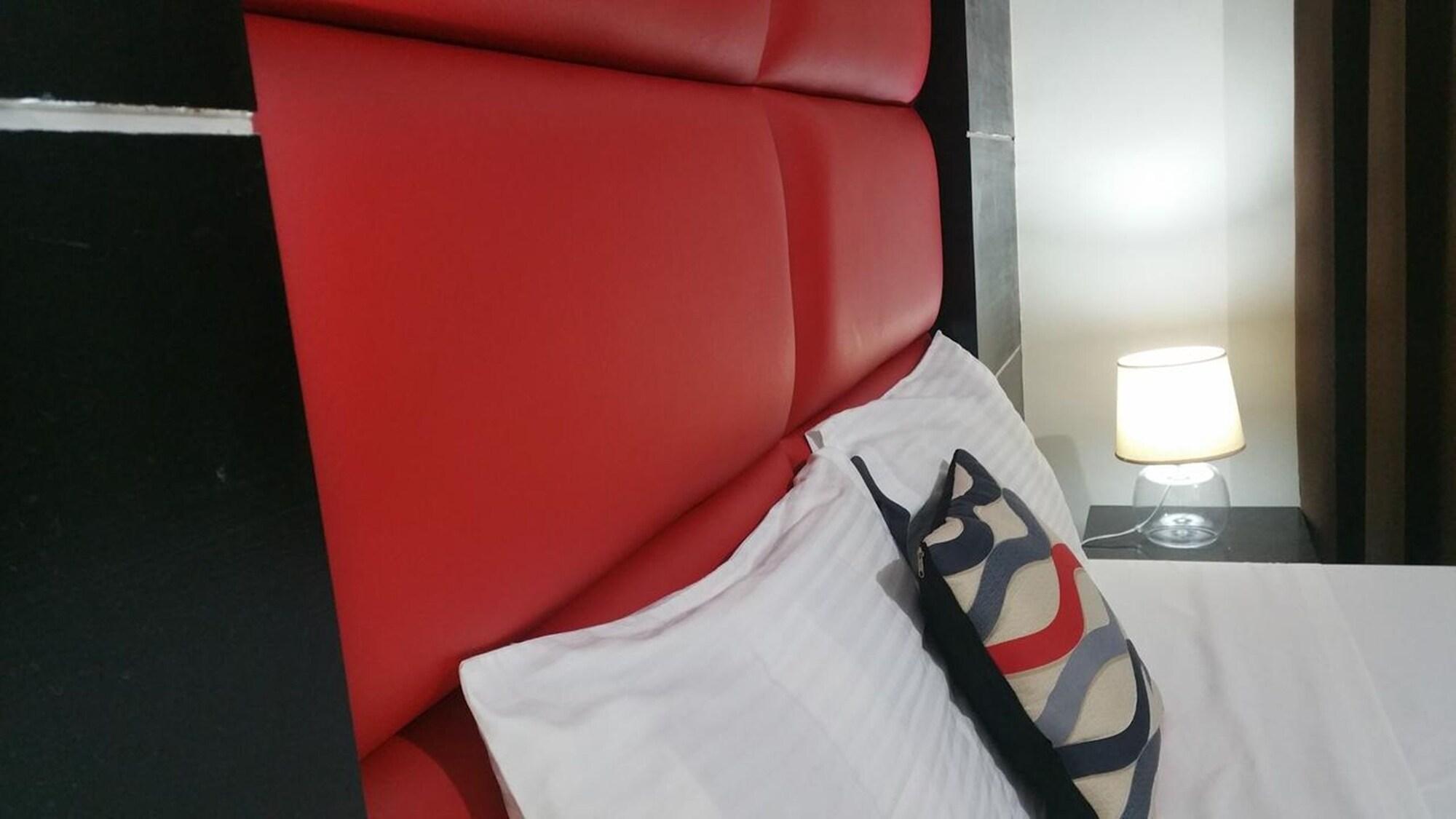 ลักชัวรี สวีท 5 Aparthotel อังเฮเลส ภายนอก รูปภาพ