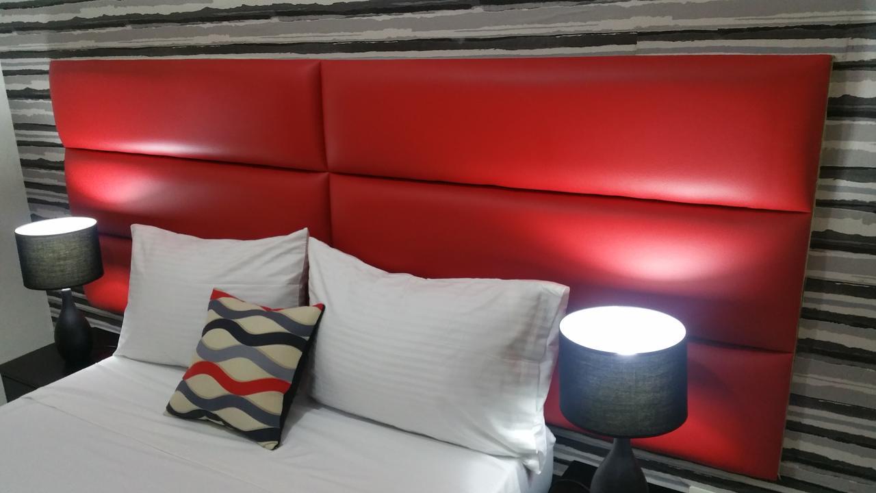 ลักชัวรี สวีท 5 Aparthotel อังเฮเลส ภายนอก รูปภาพ