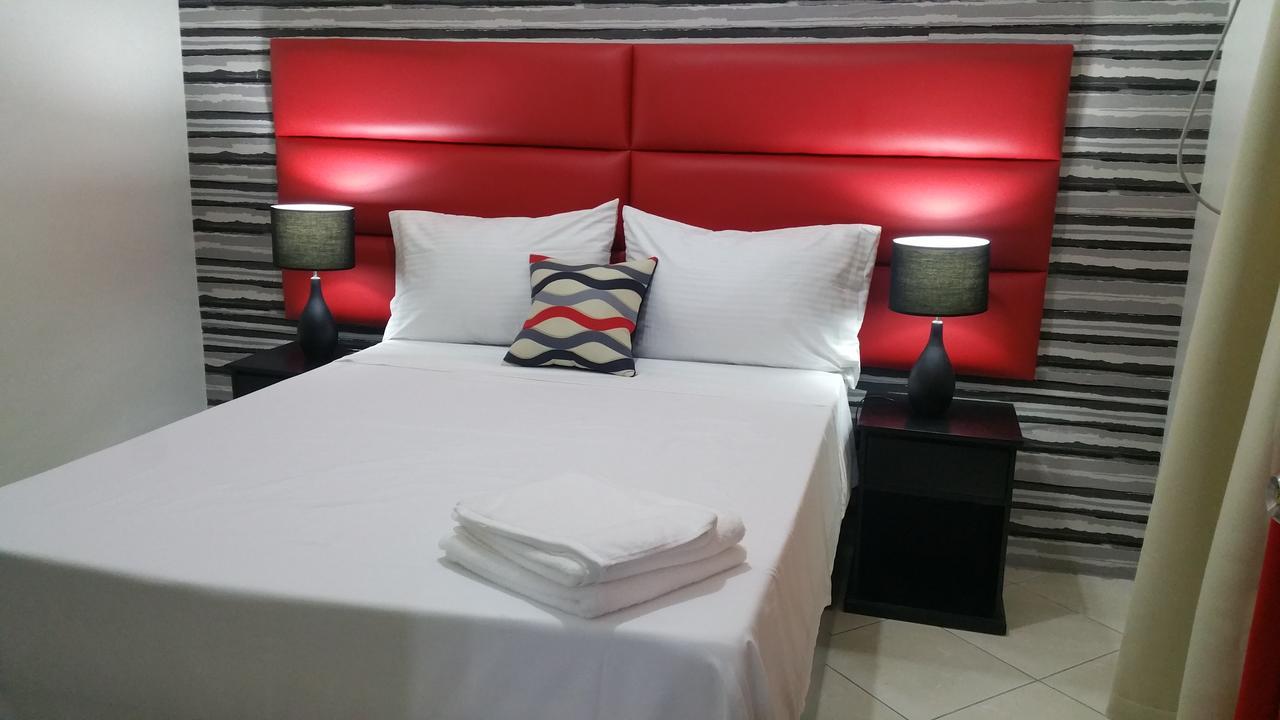 ลักชัวรี สวีท 5 Aparthotel อังเฮเลส ภายนอก รูปภาพ